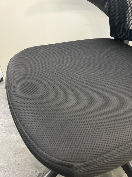 井上金庫FEMシリーズ 可動肘付OAチェア 商品画像9