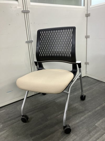 コクヨオルディナシリーズ ネスティングチェア 商品画像1