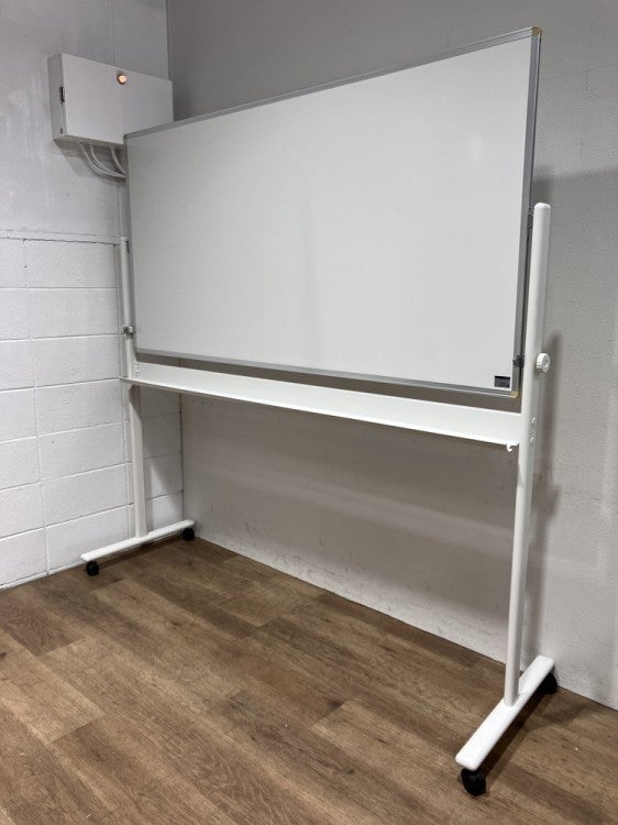 イトーキ1800脚付ホワイトボード 商品画像1