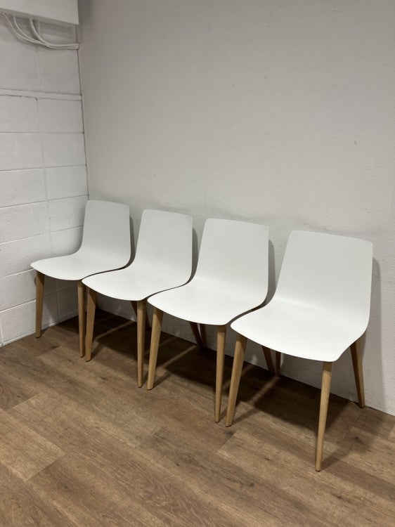 Cassina ixc.（カッシーナ・イクスシー）SLIM CHARシリーズ スリムチェア4脚セット 商品画像1