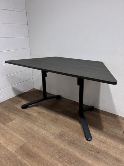 コクヨイニシアシリーズ 台形フラップテーブル 商品画像1