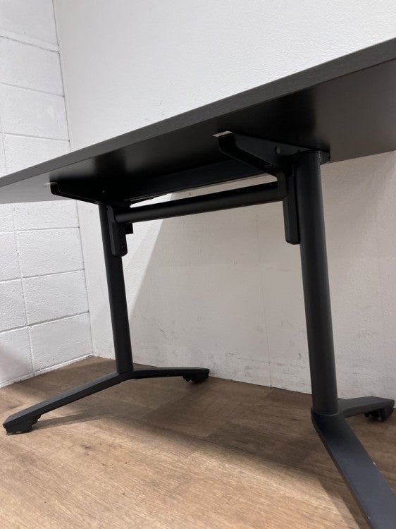 コクヨイニシアシリーズ 台形フラップテーブル 商品画像4