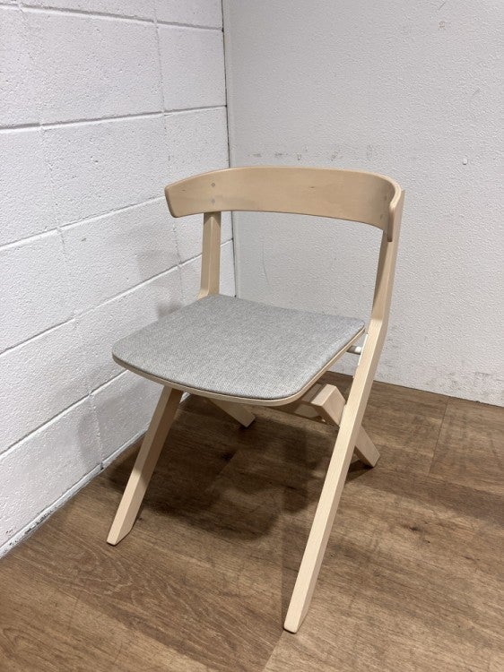 コクヨデイズオフィス ウッドサイドシリーズ スタッキングチェア4脚セット 商品画像2