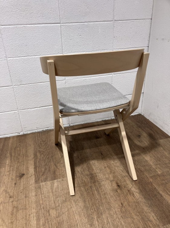 コクヨデイズオフィス ウッドサイドシリーズ スタッキングチェア4脚セット 商品画像4