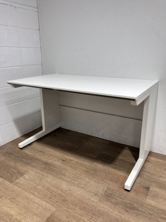 コクヨ1200平デスク 商品画像1