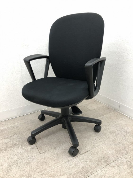 イトーキリエットチェア 固定肘付リエットチェア 商品画像1