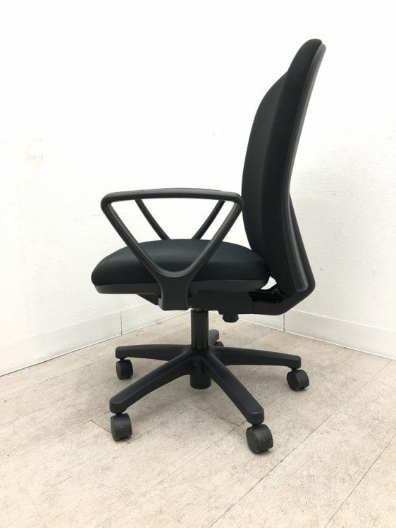 イトーキリエットRチェア 固定肘付リエットRチェア 商品画像3