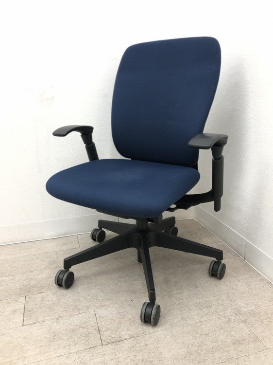 イトーキfulgo(フルゴ)チェア 可動肘付フルゴチェア 商品画像1