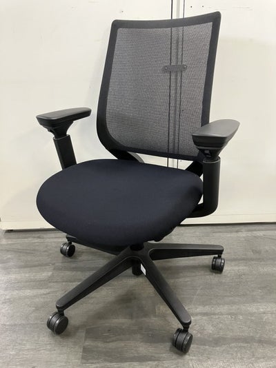 コクヨMitra2（ミトラ2）チェア 可動肘付ミトラ2チェア 商品画像1