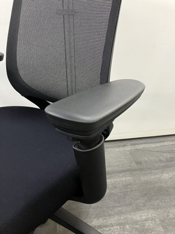 コクヨMitra2（ミトラ2）チェア 可動肘付ミトラ2チェア 商品画像5