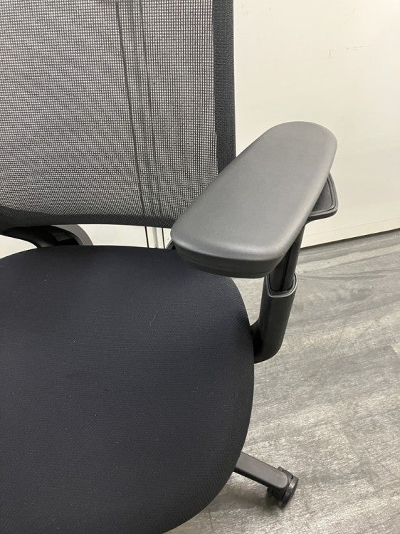 コクヨMitra2（ミトラ2）チェア 可動肘付ミトラ2チェア 商品画像7