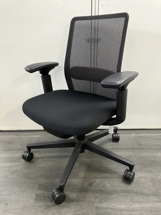 コクヨMonet（モネット）シリーズ 可動肘付モネットチェア 商品画像1