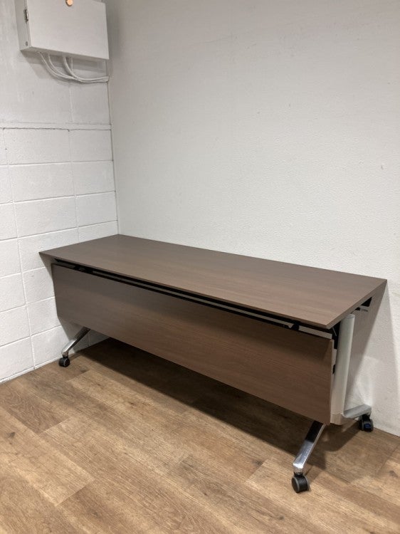 コクヨコンフェスト（CONFEST）シリーズ  平行スタックテーブル 商品画像1