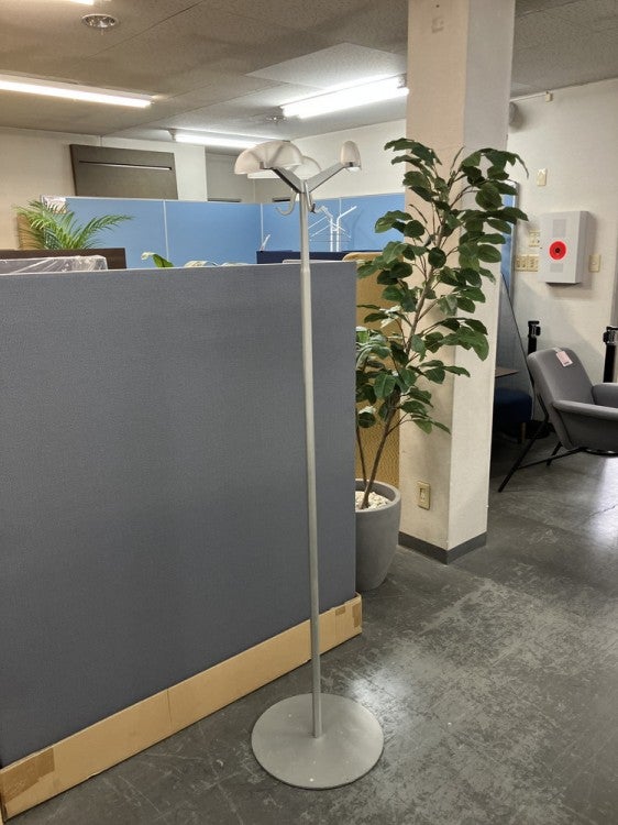 カルテルアルタテンシオーネシリーズ ポールハンガー 商品画像1