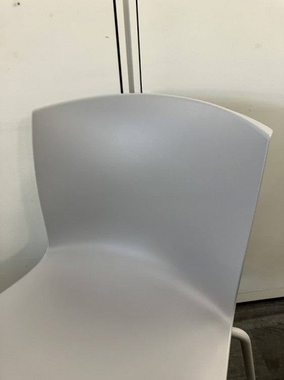 コクヨヘミングシリーズ スタッキングチェア 商品画像3