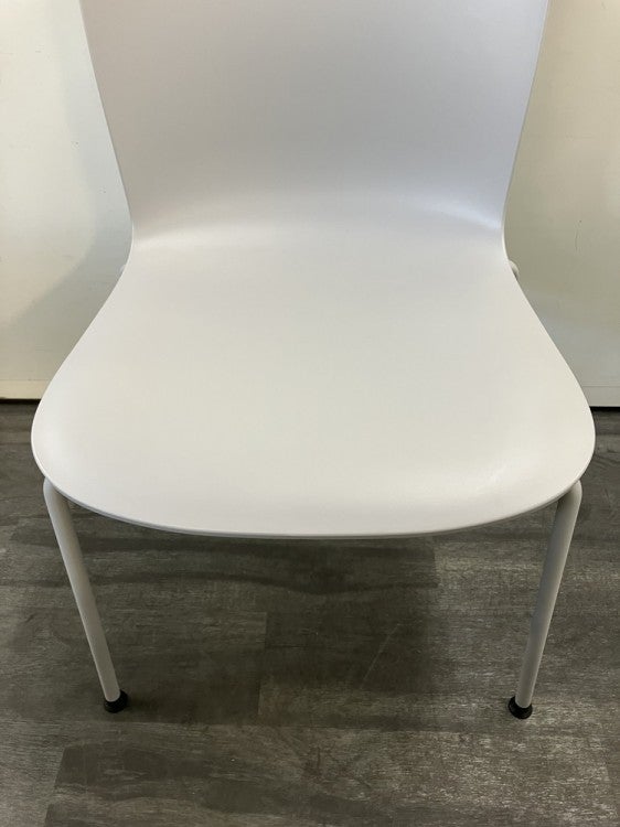 コクヨヘミングシリーズ スタッキングチェア 商品画像4