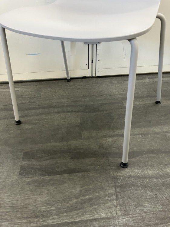 コクヨヘミングシリーズ スタッキングチェア 商品画像5