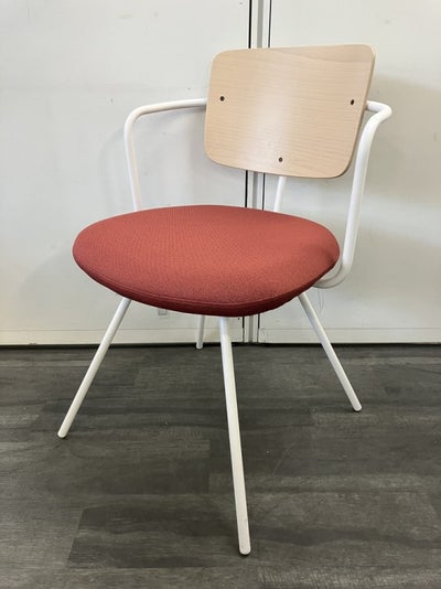 コクヨLiite（リーテ）シリーズ ミーティングチェア 商品画像1