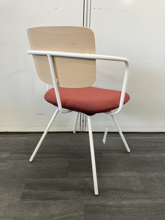 コクヨLiite（リーテ）シリーズ ミーティングチェア 商品画像2