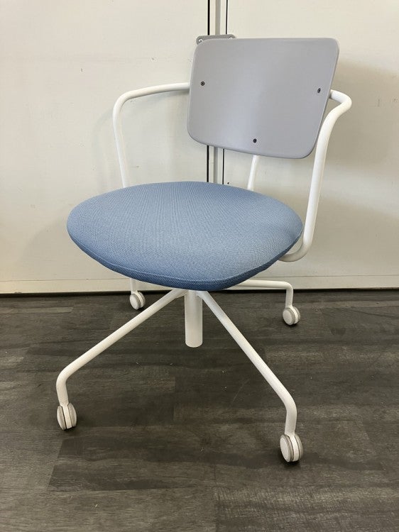 コクヨLiite（リーテ）シリーズ ミーティングチェア 商品画像1