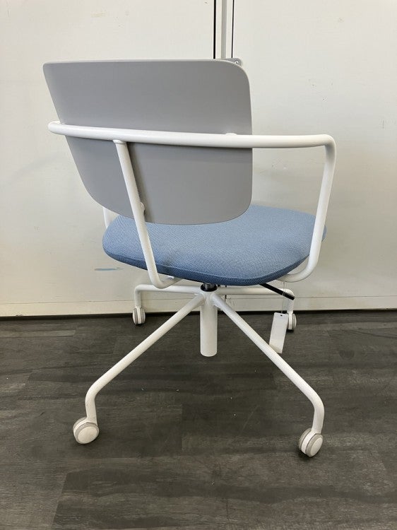 コクヨLiite（リーテ）シリーズ ミーティングチェア 商品画像2