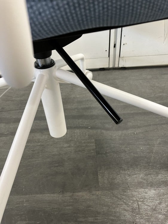 コクヨLiite（リーテ）シリーズ ミーティングチェア 商品画像8