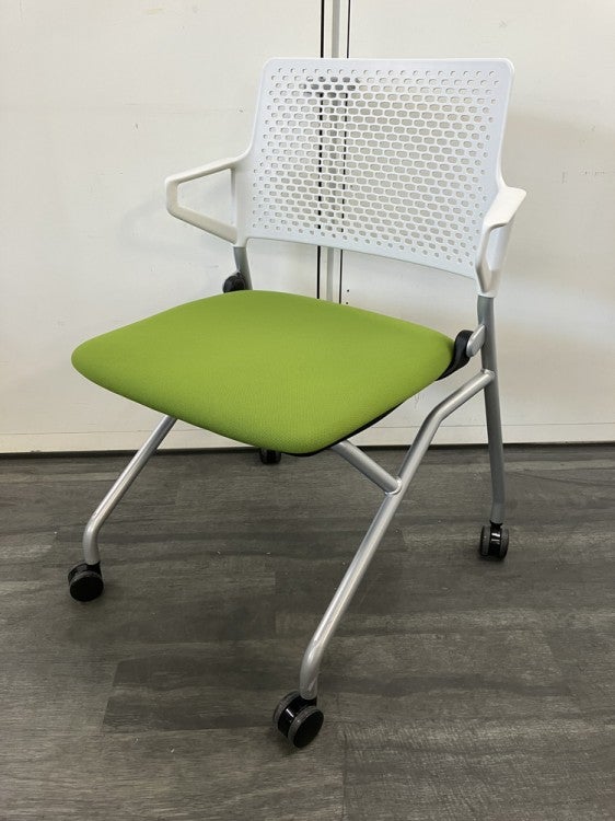 ウチダ（内田洋行）FM-345シリーズ ネスティングチェア 商品画像1