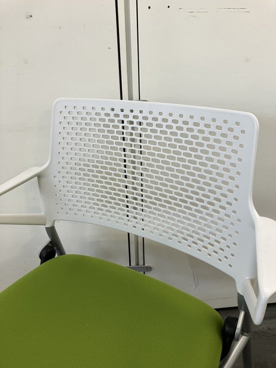 ウチダ（内田洋行）FM-345シリーズ ネスティングチェア 商品画像3