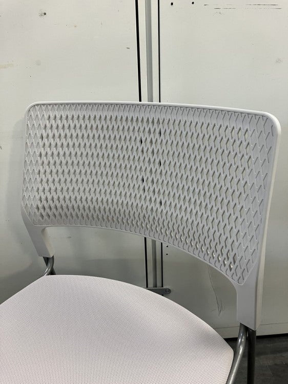 ウチダ（内田洋行）MP-220シリーズ スタッキングチェア 商品画像3