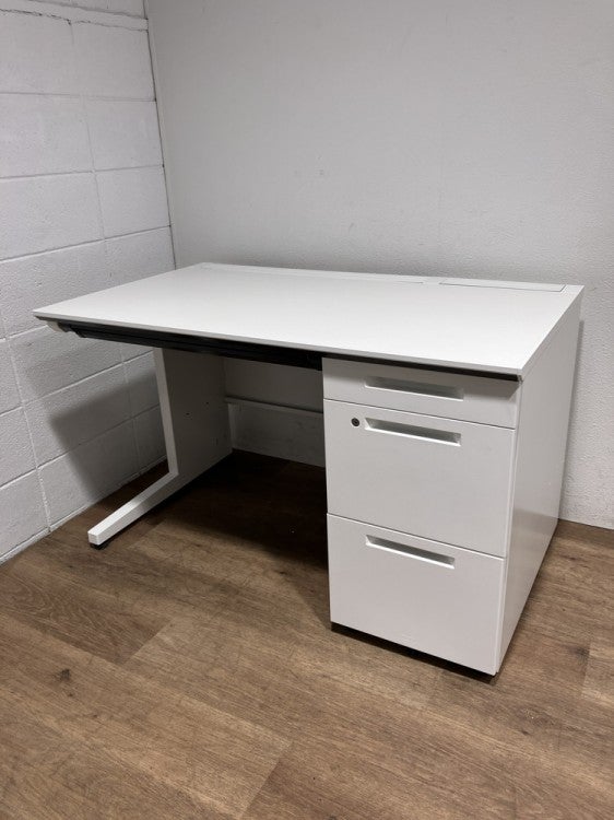 コクヨisシリーズ 1200片袖デスク 商品画像1