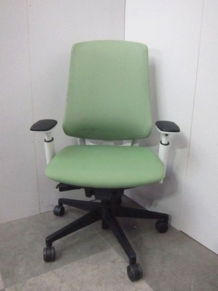 ウチダ（内田洋行）肘付きリーフレクチェア 商品画像2