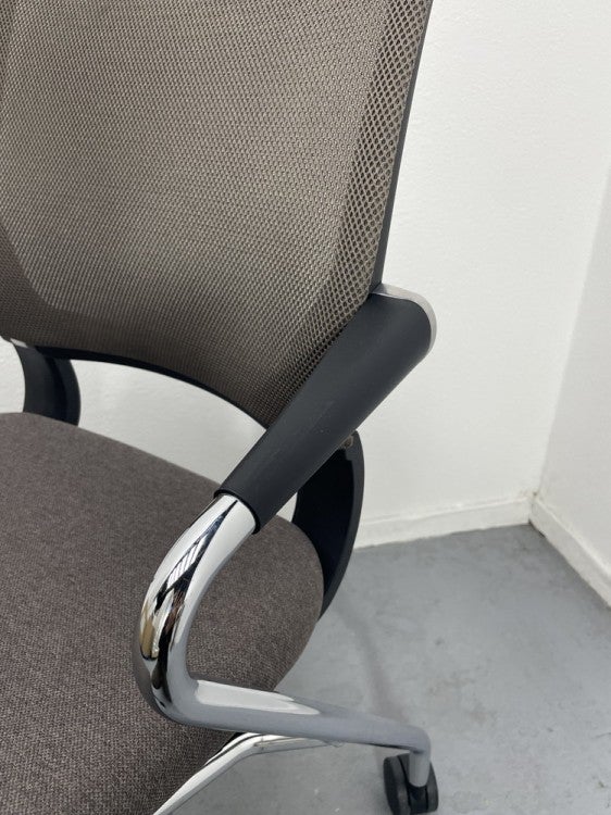 コクヨSaterite(サテリテ)シリーズ  ネスティングチェア4脚セット 商品画像5