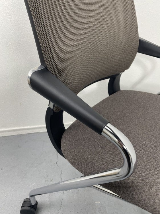 コクヨSaterite(サテリテ)シリーズ  ネスティングチェア4脚セット 商品画像6