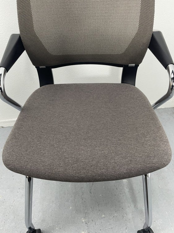 コクヨSaterite(サテリテ)シリーズ  ネスティングチェア4脚セット 商品画像7