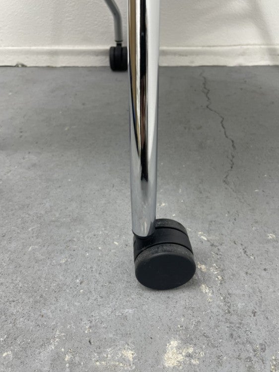 コクヨSaterite(サテリテ)シリーズ  ネスティングチェア4脚セット 商品画像9