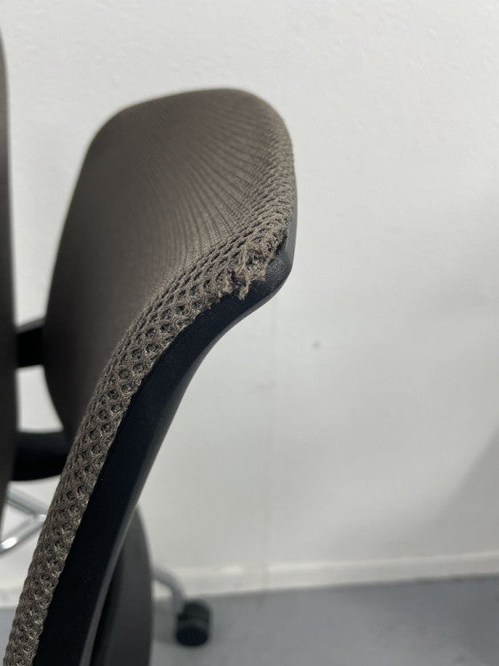 コクヨSaterite(サテリテ)シリーズ  ネスティングチェア4脚セット 商品画像12