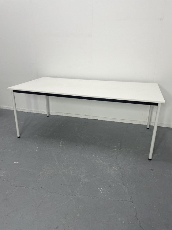 ウチダ（内田洋行）ST-1100Nシリーズ 1800ミーティングテーブル 商品画像1