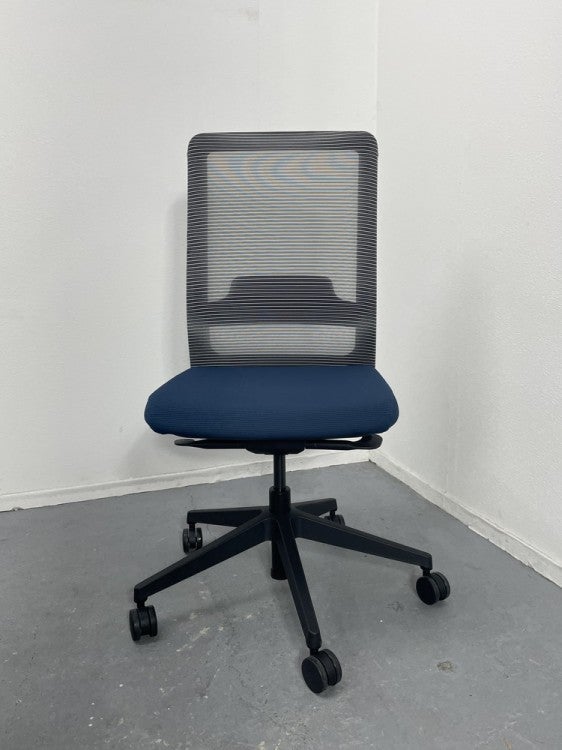 クロガネフレシスチェア 商品画像2