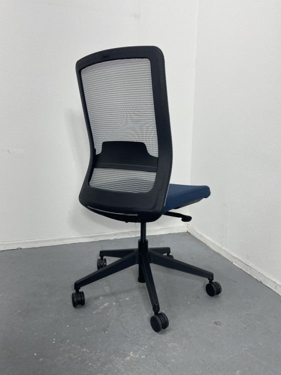 クロガネフレシスチェア 商品画像3