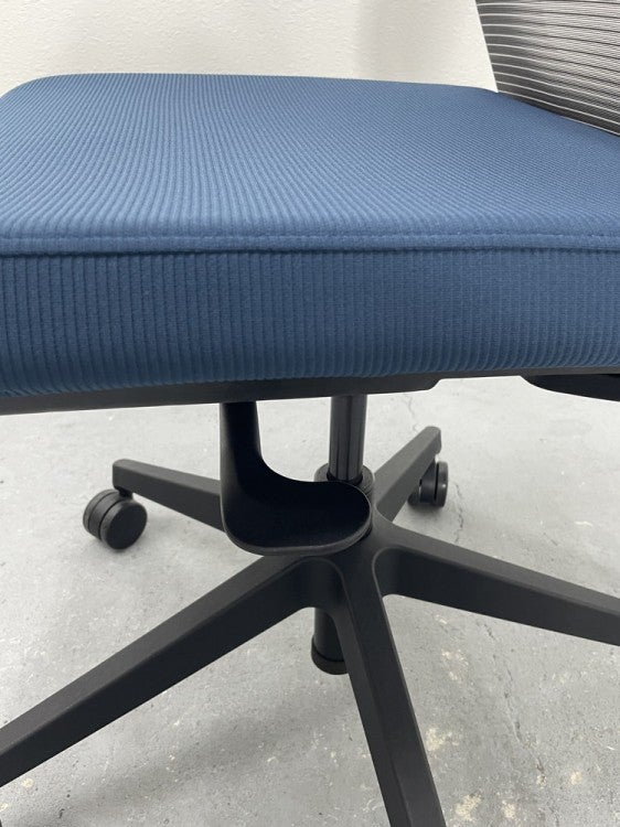 クロガネフレシスチェア 商品画像7