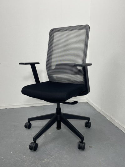 クロガネ肘付フレシスチェア 商品画像1