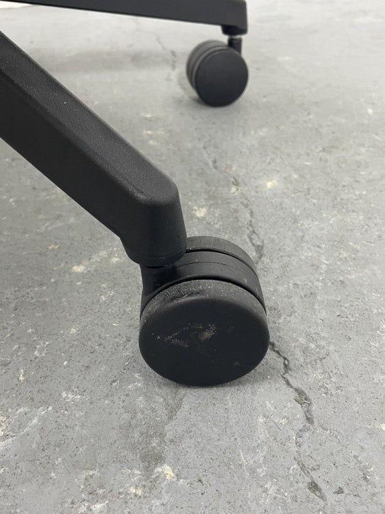 クロガネ肘付フレシスチェア 商品画像11