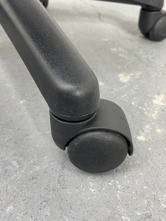 ウチダ（内田洋行）エニーザチェア 商品画像8