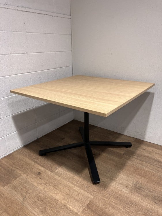 コクヨfrip top(フリップトップ)シリーズ 角テーブル 商品画像1