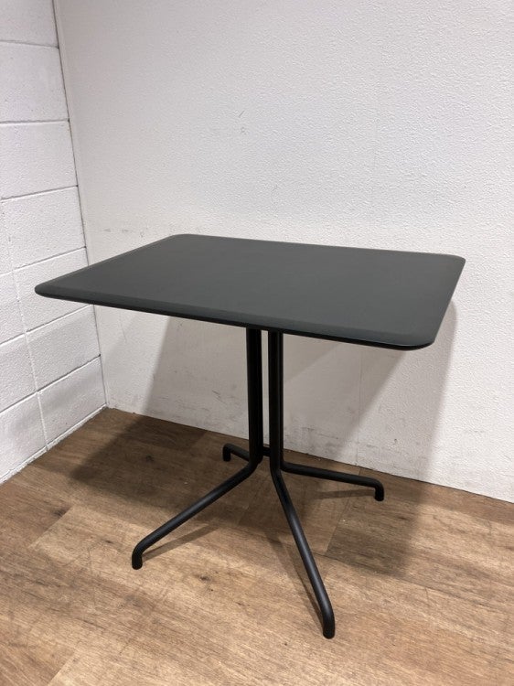 コクヨユイモリシリーズ 角テーブル 商品画像1