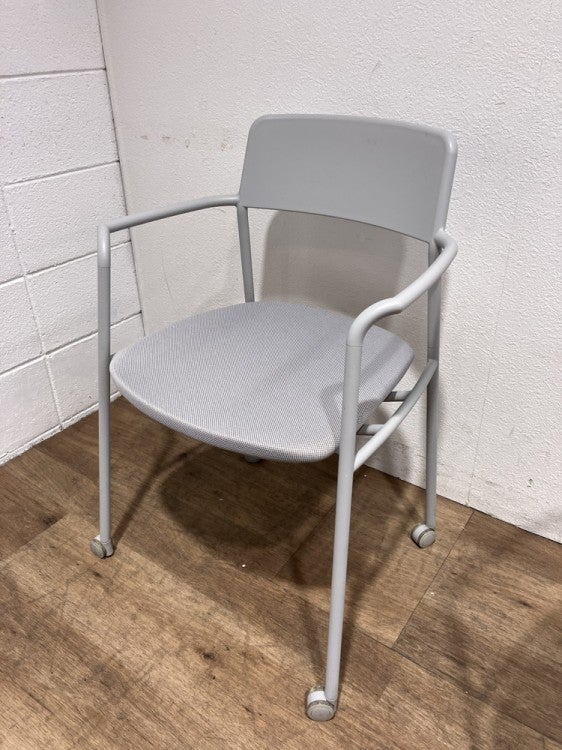 コクヨエニー(Any)シリーズ ネスティングチェア3脚セット 商品画像2