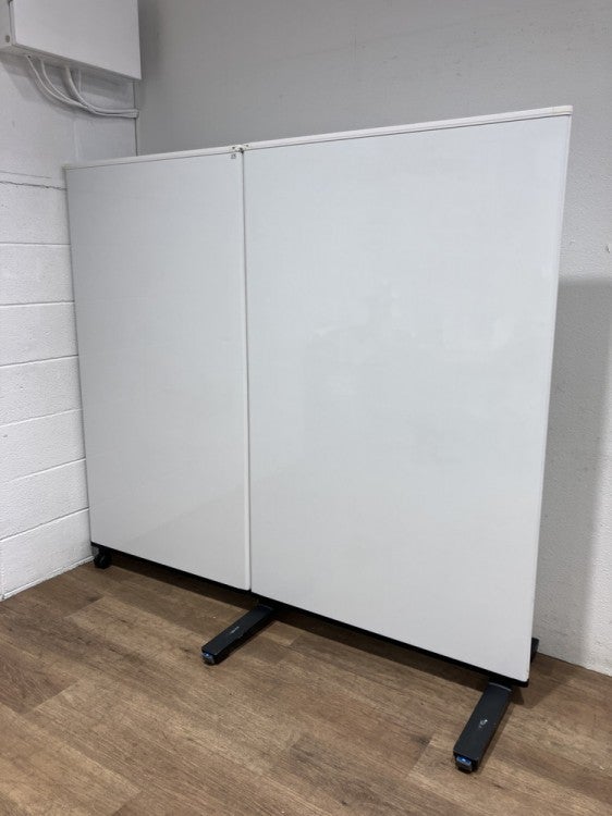 コクヨホワイトボード スクリーンシリーズ ホワイトボードパーテーション 商品画像1