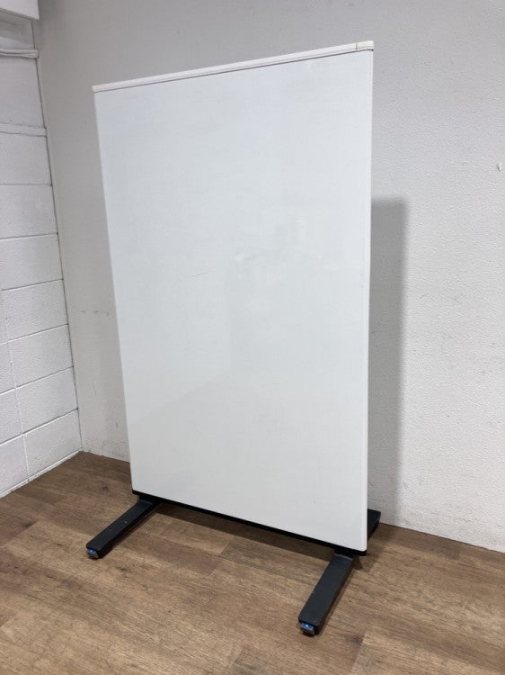 コクヨホワイトボード スクリーンシリーズ ホワイトボードパーテーション 商品画像1