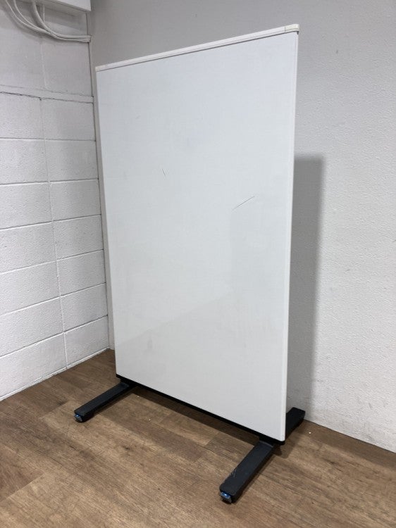 コクヨホワイトボード スクリーンシリーズ ホワイトボードパーテーション 商品画像1