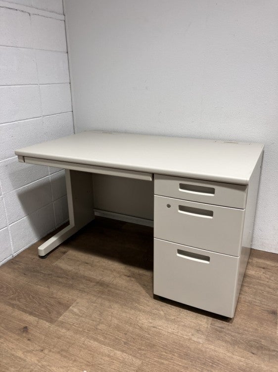 コクヨBS+シリーズ 1200片袖デスク 商品画像1